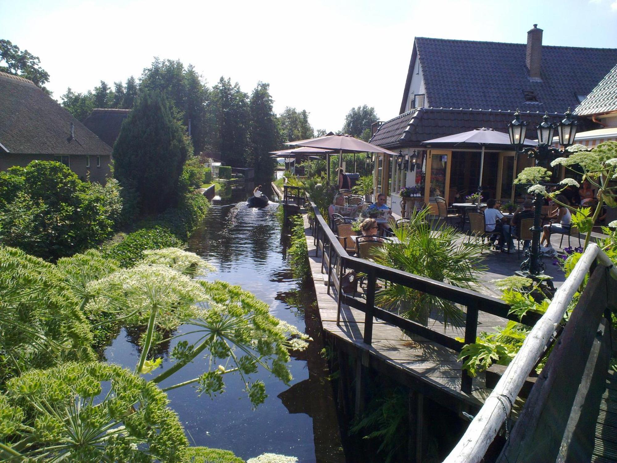 De Dames Van De Jonge Hotel Restaurant Giethoorn Kültér fotó