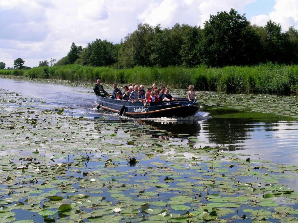 De Dames Van De Jonge Hotel Restaurant Giethoorn Kültér fotó