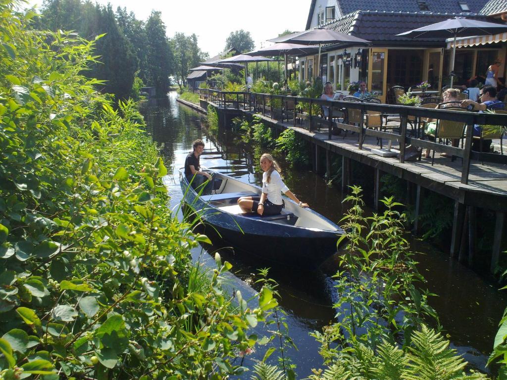 De Dames Van De Jonge Hotel Restaurant Giethoorn Kültér fotó