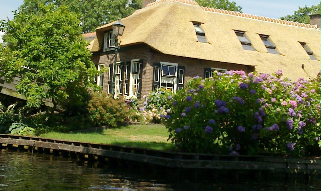 De Dames Van De Jonge Hotel Restaurant Giethoorn Kültér fotó