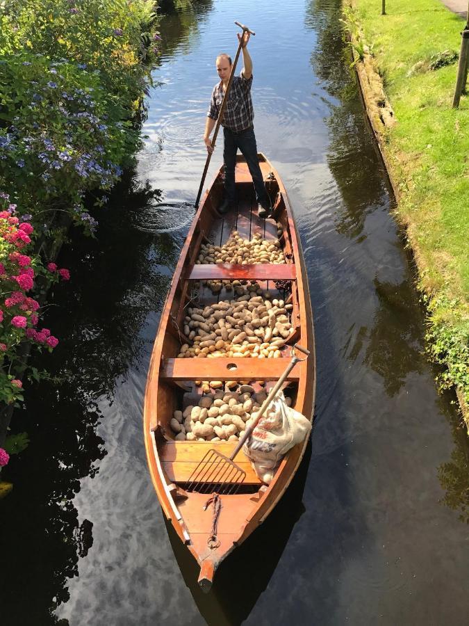 De Dames Van De Jonge Hotel Restaurant Giethoorn Kültér fotó